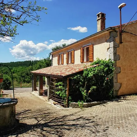 Garden House Rozi Roč